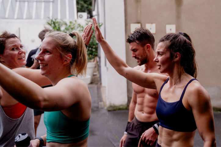 High Five nach einer intensiven CrossFit Einheit